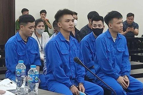 Ổ nhóm làm giả chứng minh nhân dân để chiếm đoạt tiền