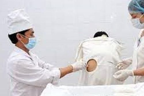 Điều trị thành công tràn dịch màng phổi tái diễn với phương pháp gây dính màng phổi bằng bột talc