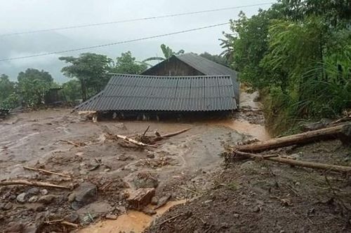 Tan hoang Hồ Bốn, trăm người dân mất nhà