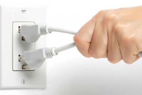 Các thiết bị trong nhà nên rút điện khi đi vắng nhiều ngày?