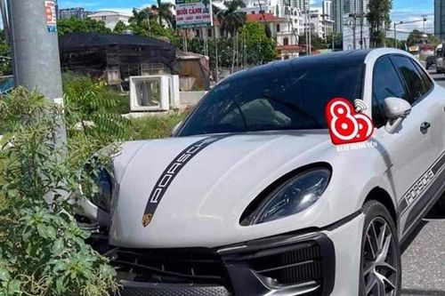 Siêu xe Porche Macan S của hậu vệ Vũ Văn Thanh gặp tai nạn