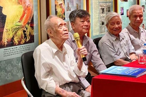 Nhà báo Thái Duy: Tấm gương sáng ngời 'Sống và viết'