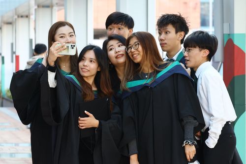 Sinh viên Hồng Kông mới ra trường có mức lương cao
