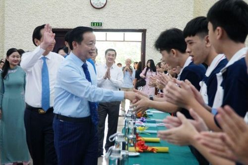 Lắng nghe trẻ em bằng trái tim và sự thấu hiểu