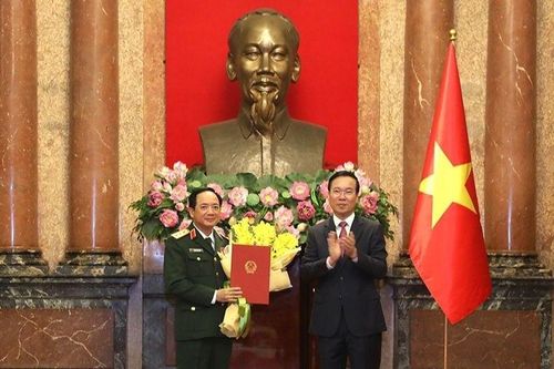 Chủ tịch nước trao quyết định thăng quân hàm Thượng tướng đối với đồng chí Trịnh Văn Quyết