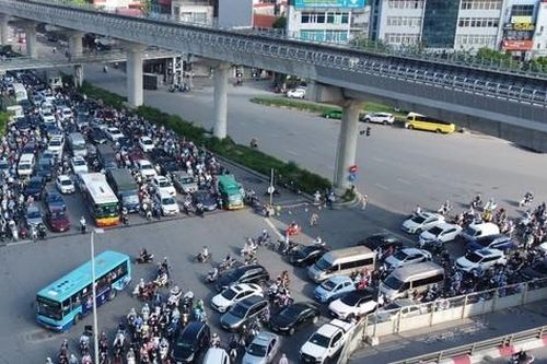Hà Nội: Hàng rào công trường nút giao Mai Dịch tiếp tục mở rộng