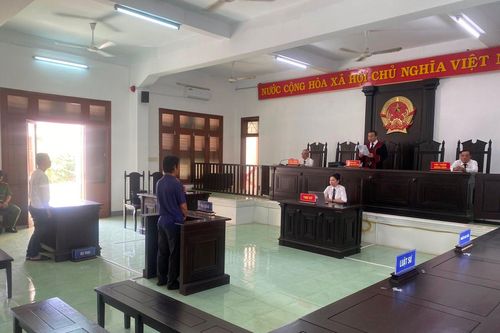 Bị chém trọng thương vì nhắc nhở hát karaoke gây ồn ào