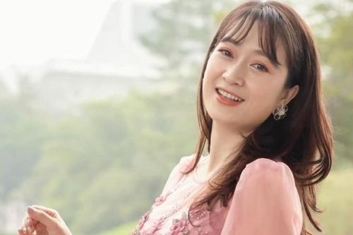 Thương 'Phía trước là bầu trời' tiết lộ về hôn nhân với ông xã làm giáo dục