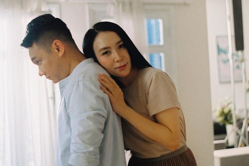 Lời hứa 'sau này ta sẽ giàu' của Khắc Việt với vợ hot girl