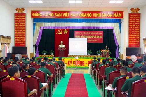 VKSQS Khu vực 42 phổ biến, giáo dục pháp luật tại Sư đoàn 968