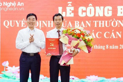 Công bố quyết định điều động, bổ nhiệm Hiệu trưởng Trường Chính trị tỉnh Nghệ An