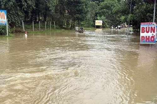 Mưa lớn cục bộ gia tăng, Bắc Bộ có nguy cơ lũ quét và sạt lở đất
