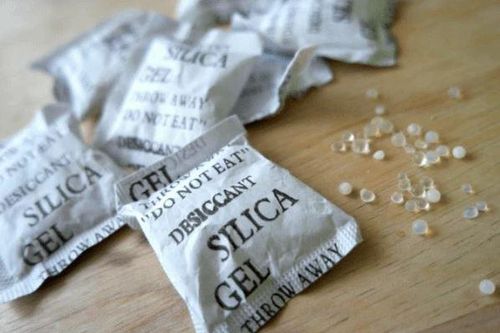 Những tác dụng bất ngờ của gói hút ẩm mà nhiều người chưa biết