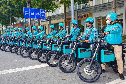 Xe máy điện Dat Bike cùng BAEMIN nối dài giao vận xanh