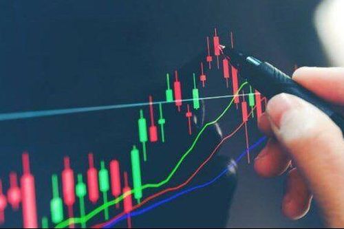 Dòng tiền tích cực, triển vọng nào cho VN-Index trong tháng 8?