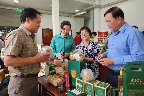 Kết nối giao thương giữa nhà phân phối An Giang với cơ sở sản xuất công nghiệp nông thôn Lâm Đồng