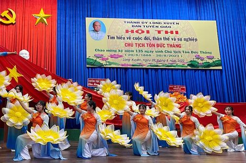 Trường THPT chuyên Thoại Ngọc Hầu đạt giải nhất Hội thi 'Tìm hiểu về cuộc đời, thân thế và sự nghiệp Chủ tịch Tôn Đức Thắng'