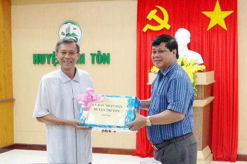 Ban Dân tộc tỉnh Trà Vinh học tập kinh nghiệm tại huyện Tri Tôn