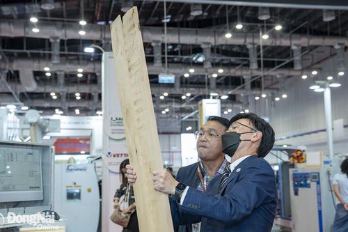 Gần 800 gian hàng tham gia Hội chợ Máy và nguyên liệu gỗ quốc tế
