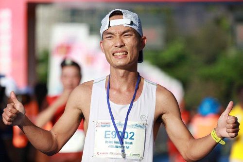 Nhiều vận động viên hàng đầu Việt Nam tranh đua trên đường chạy ven biển Vũng Tàu