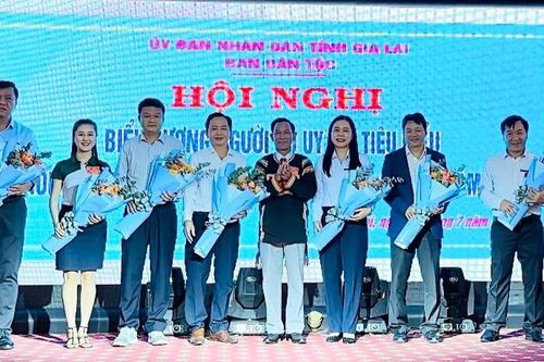Huy động nguồn lực xã hội hỗ trợ học sinh vùng khó