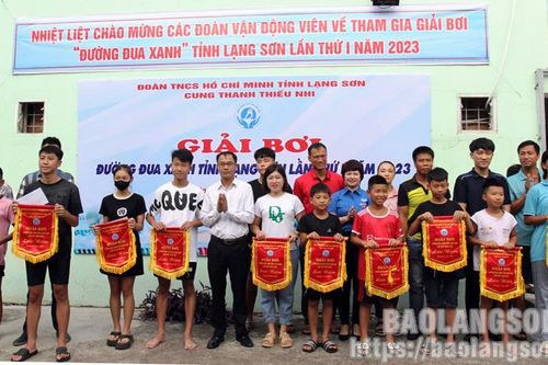 80 vận động viên tham gia giải bơi 'Đường đua xanh'