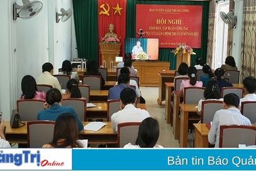Giao ban, tập huấn công tác giáo dục lý luận chính trị ở cơ sở