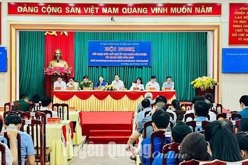 Lãnh đạo huyện Sơn Dương đối thoại với hơn 200 đoàn viên, thanh niên