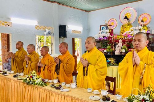 Bình Định: Ban Trị sự GHPGVN tỉnh thăm, cúng dường trường hạ mùa An cư kiết hạ Phật lịch 2567