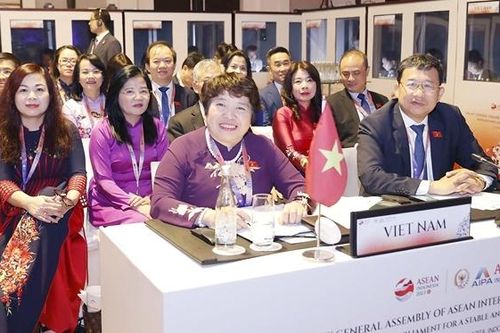 Đoàn Việt Nam tiếp xúc song phương tại Đại hội đồng AIPA - 44