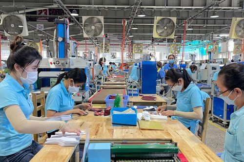 Chưa thể quyết định mức điều chỉnh lương tối thiểu vùng năm 2024