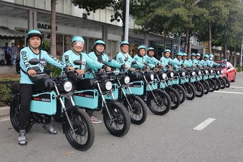 Dat Bike 'bắt tay' Baemin hỗ trợ tài xế thuê xe máy điện giao đồ ăn