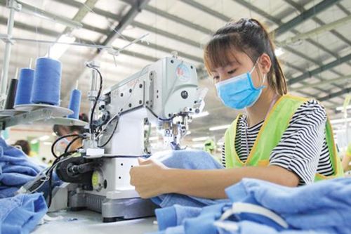 Gỡ khó giúp doanh nghiệp 'bơi trong vòng xoáy'