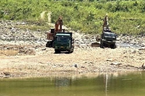 Chưa được cấp phép, chủ dự án thủy điện đã cho nạo vét lòng suối A Lin