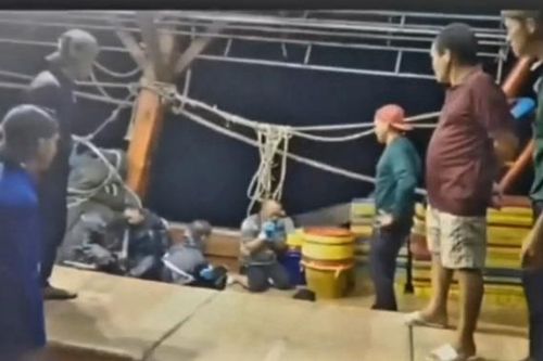 Giải cứu 3 ngư phủ bị đánh đập trên tàu cá giữa biển
