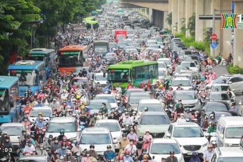 Đường Nguyễn Trãi tắc cứng sau khi tháo dải phân cách