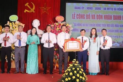 Xã Hồng Hà đón nhận danh hiệu đạt chuẩn nông thôn mới kiểu mẫu