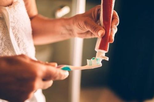11 sai lầm khi đánh răng làm tăng nguy cơ sâu răng, viêm nướu