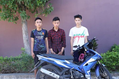 Bắt 3 đối tượng hành hung nam sinh để cướp tài sản