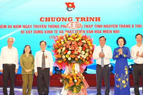 Kỷ niệm 60 năm phong trào Thanh niên xung phong tình nguyện Tháng 8 Thủ đô