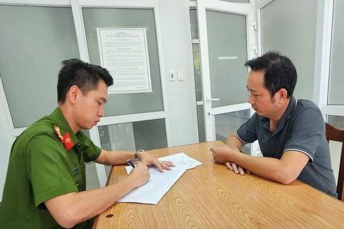 Khởi tố một giám đốc chiếm dụng hàng tỷ đồng của Công ty để đánh bạc