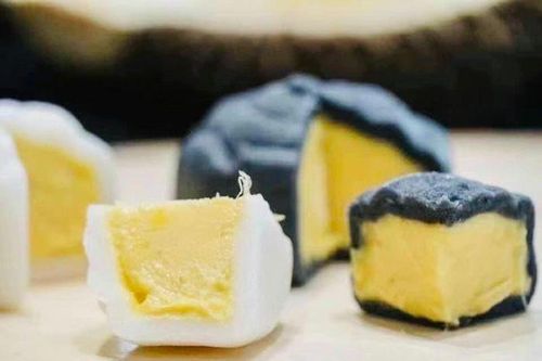 Khách săn bánh trung thu 'lạ' bán sớm