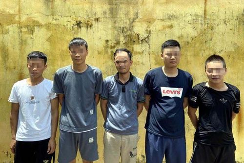 Bắc Giang: Tạm giữ 5 đối tượng đánh bạc dưới hình thức chơi 'liêng'