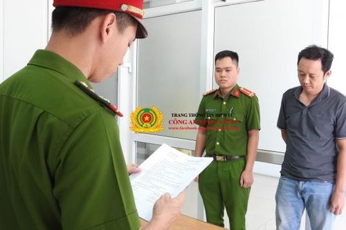 Bắt tạm giam giám đốc chi nhánh lấy tiền công ty đi đánh bạc