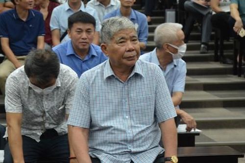 Hàng trăm người dân nườm nượp tới phiên xét xử đại gia Lê Thanh Thản đòi quyền lợi