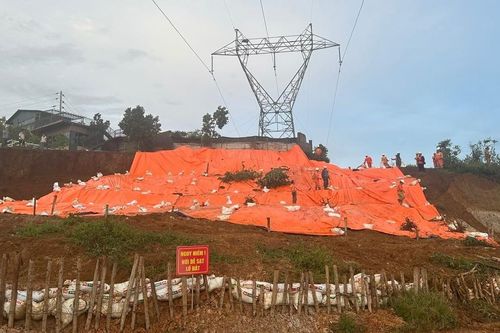 Chủ động phương án đảm bảo dòng điện trước tình trạng mưa lũ, sạt lở đất