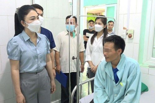 8 người nhập viện cấp cứu sau khi ăn hoa chuông xào trứng