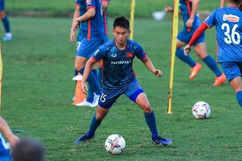 Tiền vệ Việt kiều Andrej Nguyễn An Khánh được triệu tập vào U19 Czech