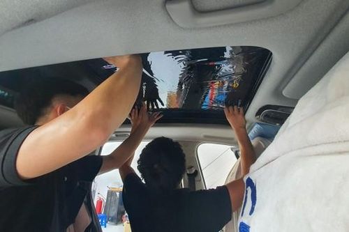 Mẹo giảm nhiệt ngày nắng nóng cho ô tô có cửa sổ trời