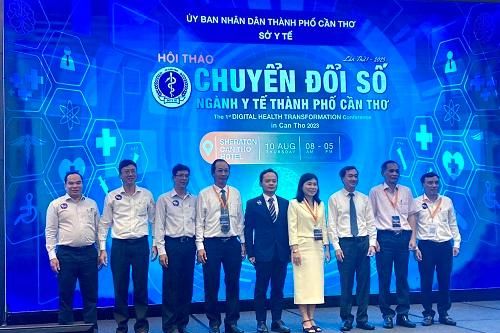 Lấy người dân làm trung tâm chuyển đổi số ngành y tế